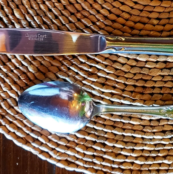 QUEEN'S COURT Japan SS 4-Piece Place Setting VTG - Picture 4 of 11